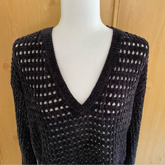 Express • Chenille Chunky Open Knit Vneck Sweater in Black - Picture 3 of 12